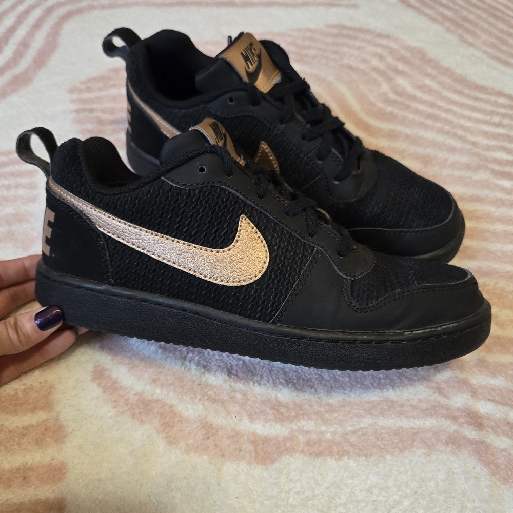Nike Women's Court Borough Low Sneaker | 7.5
